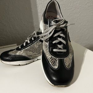 Mephisto Yael Runoff women’s shoe, Oxford Black Gray Snakeskin Sneaker